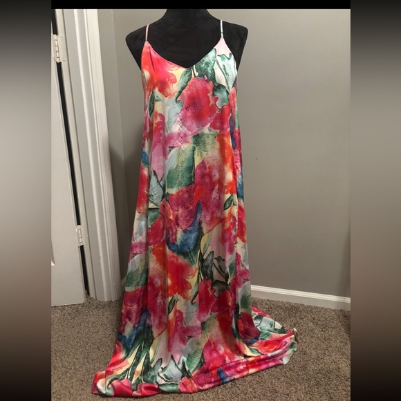 Tahari Arthur S. Levine Multicolor Floral Print Maxi Dress in Size Small - Picture 3 of 12